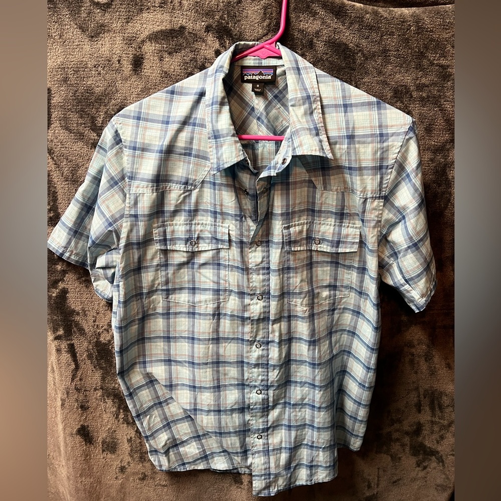 Men’s Patagonia shirt